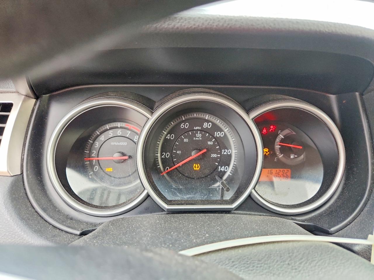 Nissan Versa 1.8 S