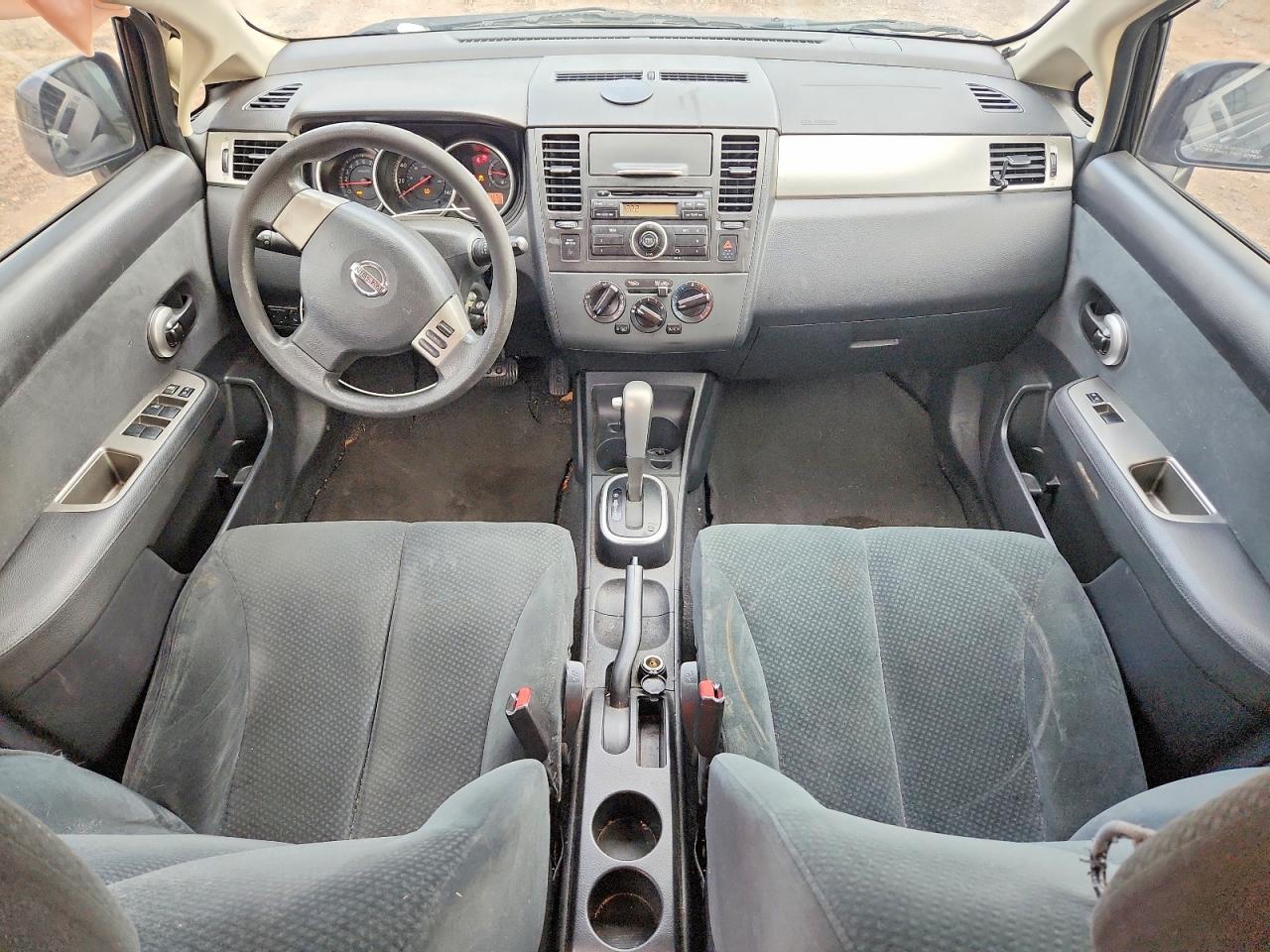 Nissan Versa 1.8 S