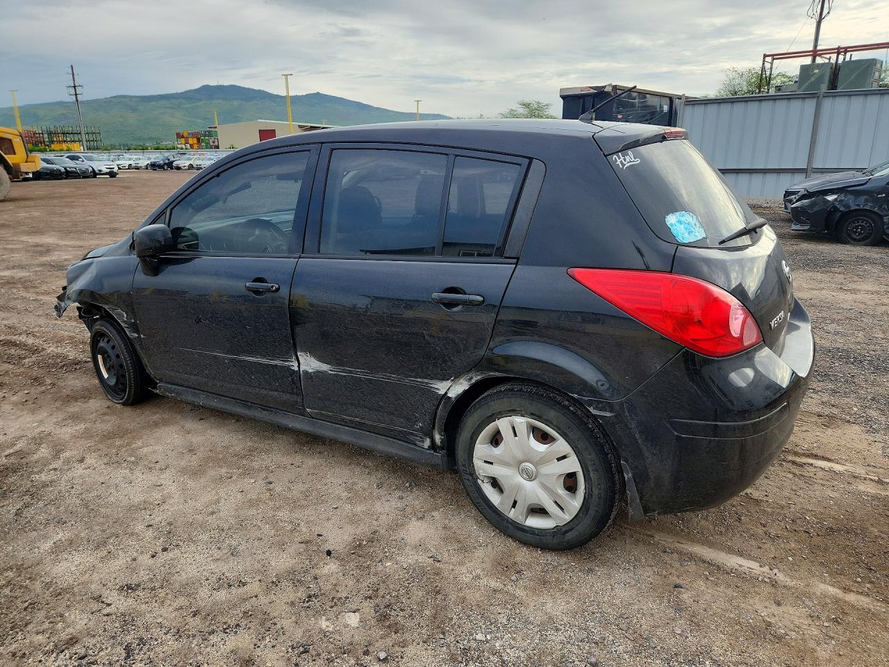 Nissan Versa 1.8 S