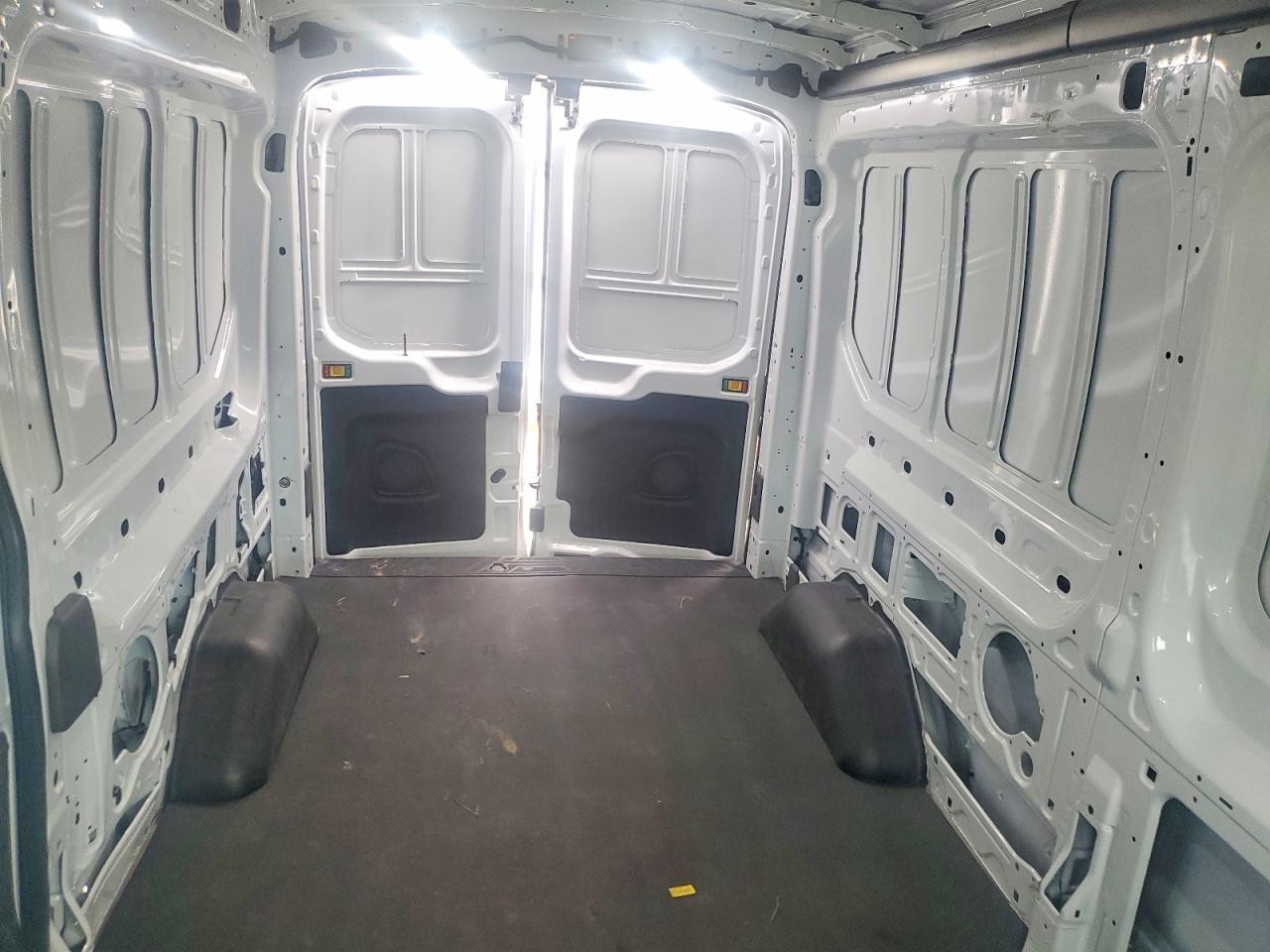 Ford Transit T-250