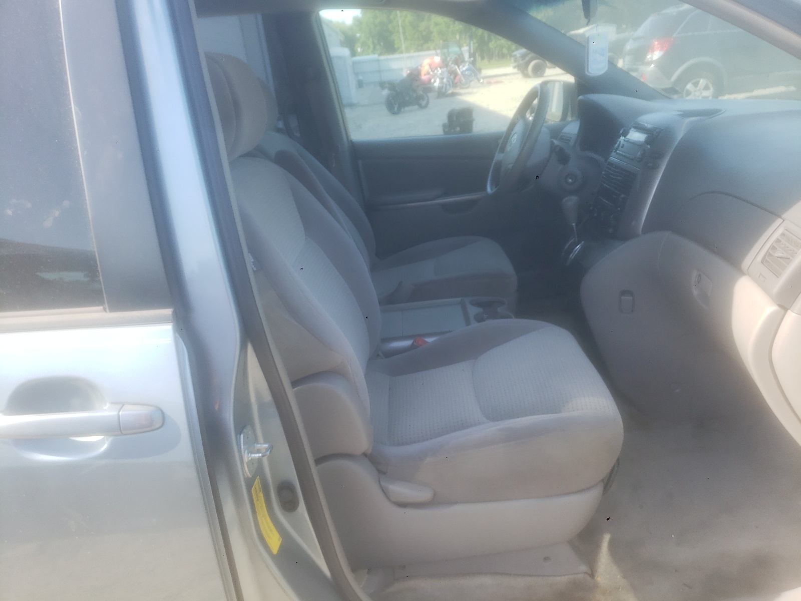 Toyota Sienna Ce