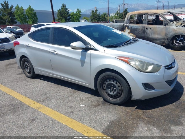 Salvage Hyundai ELANTRA Image