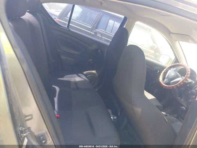Nissan Versa 1.6 S