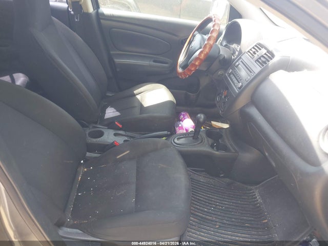 Nissan Versa 1.6 S