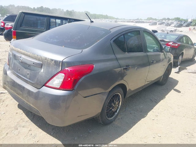 Nissan Versa 1.6 S