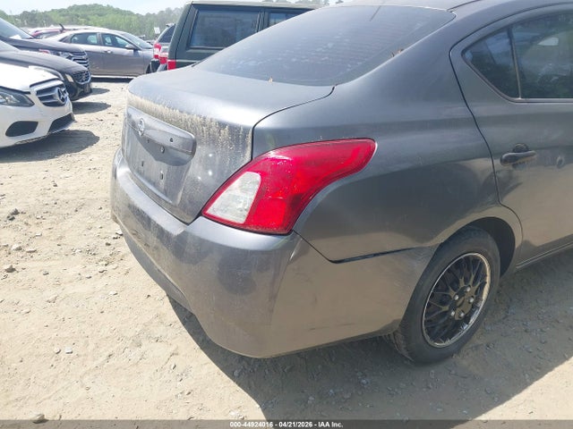 Nissan Versa 1.6 S