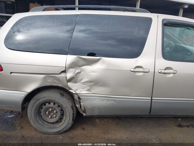 Toyota Sienna Le
