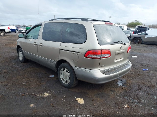 Toyota Sienna Le
