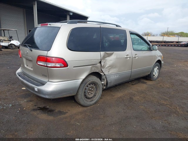 Toyota Sienna Le