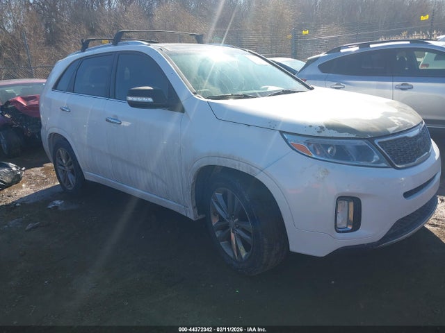 Salvage Kia Sorento Image