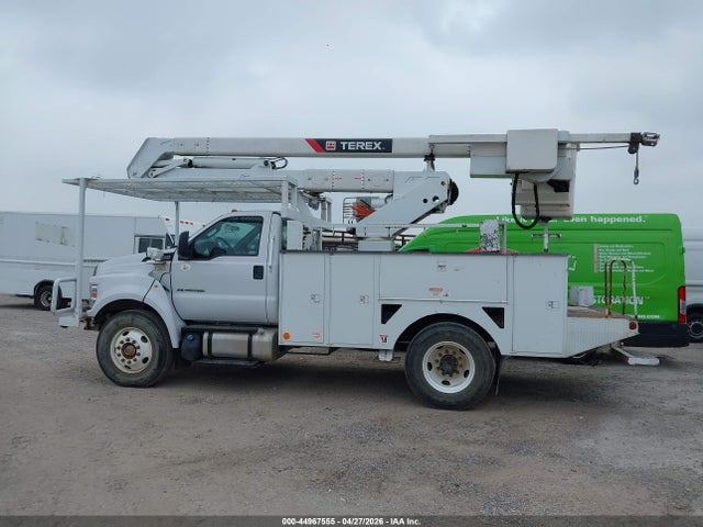 Ford F-750 Diesel