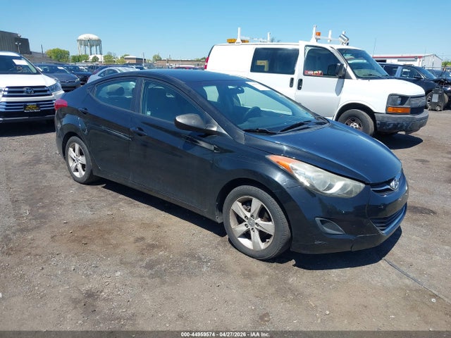Salvage Hyundai ELANTRA Image