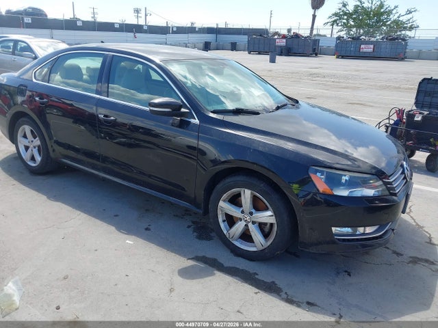 Salvage Volkswagen Passat Image