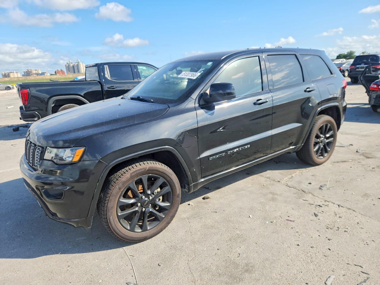 Salvage Jeep Grand Cherokee Image