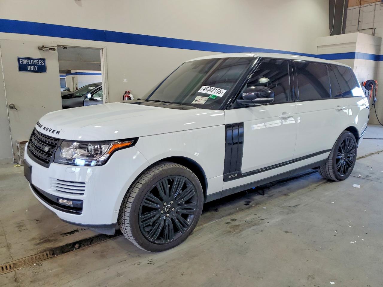 Salvage Land Rover Range Rover Image