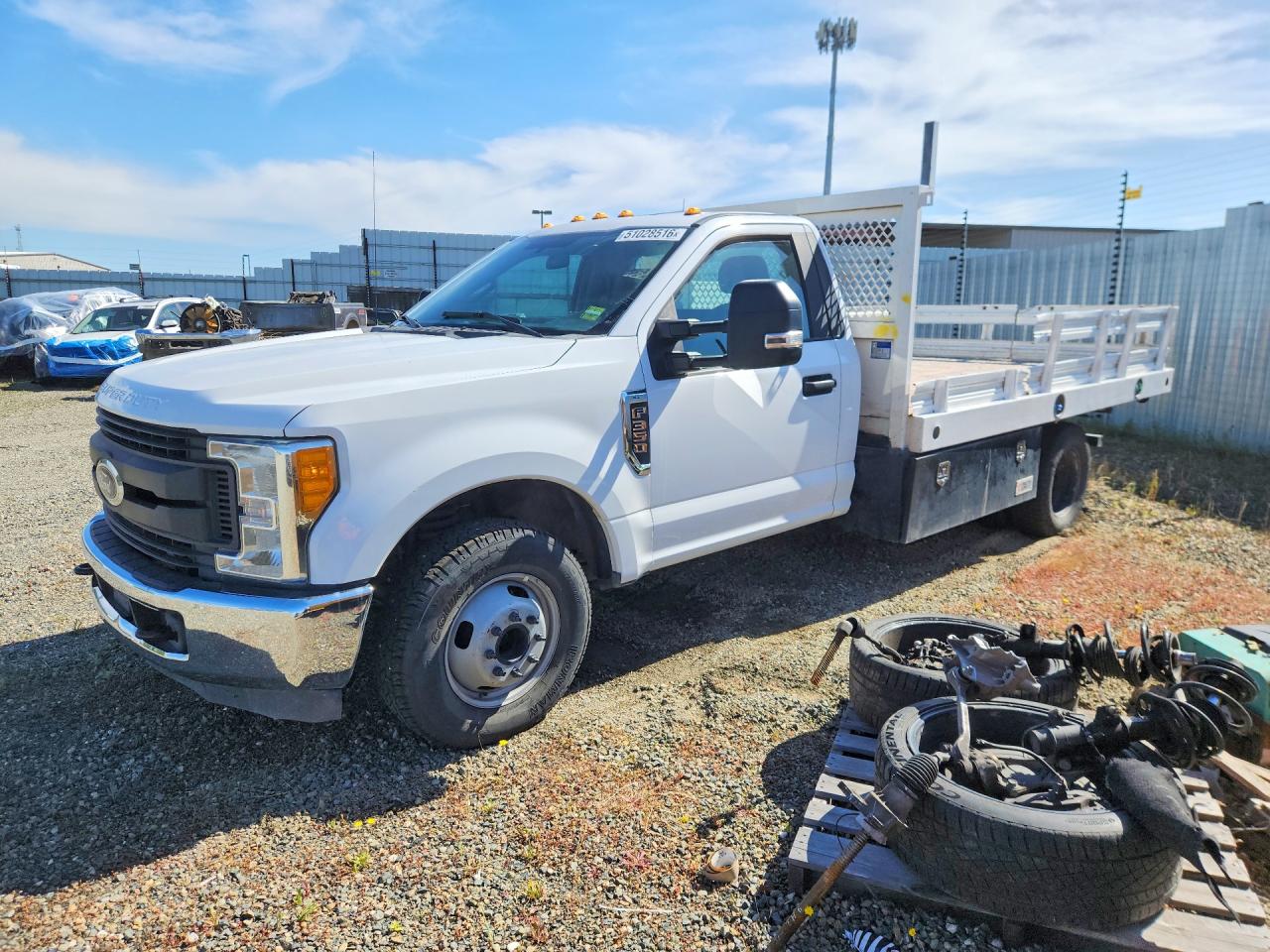 Salvage Ford F-350 Image