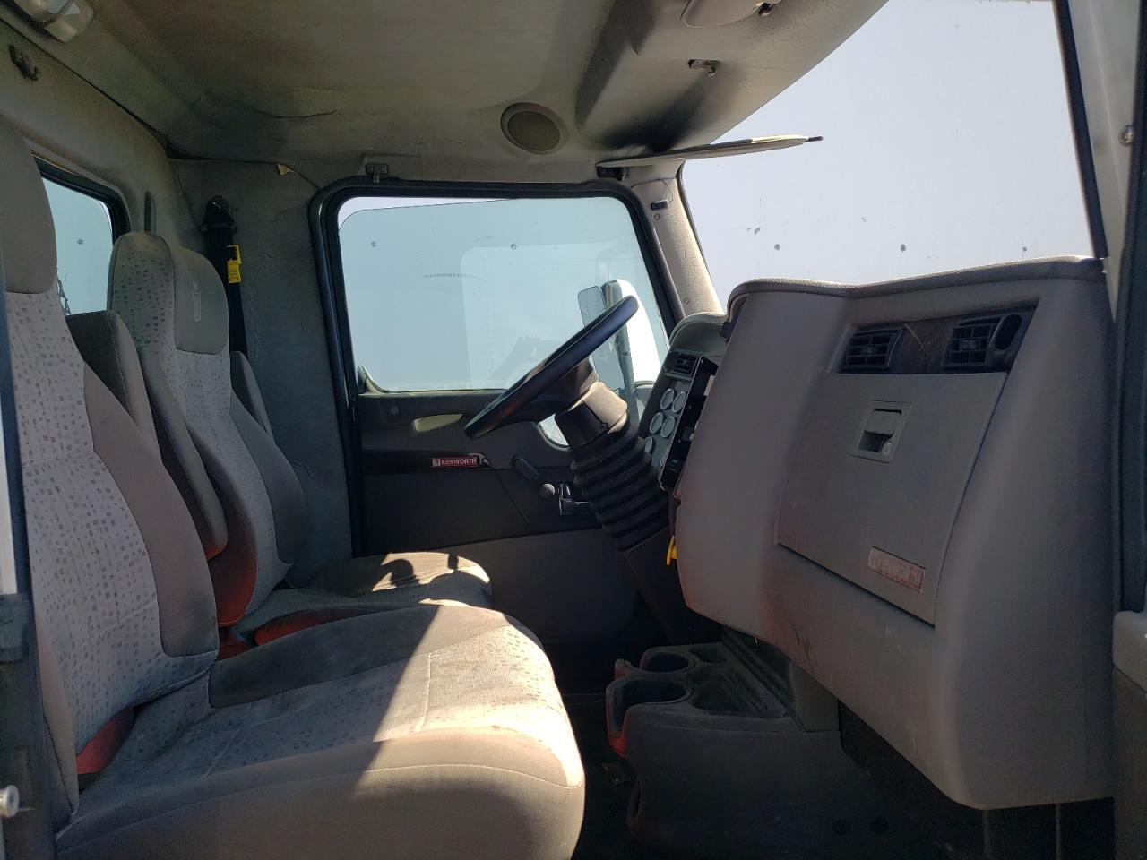 Kenworth T370