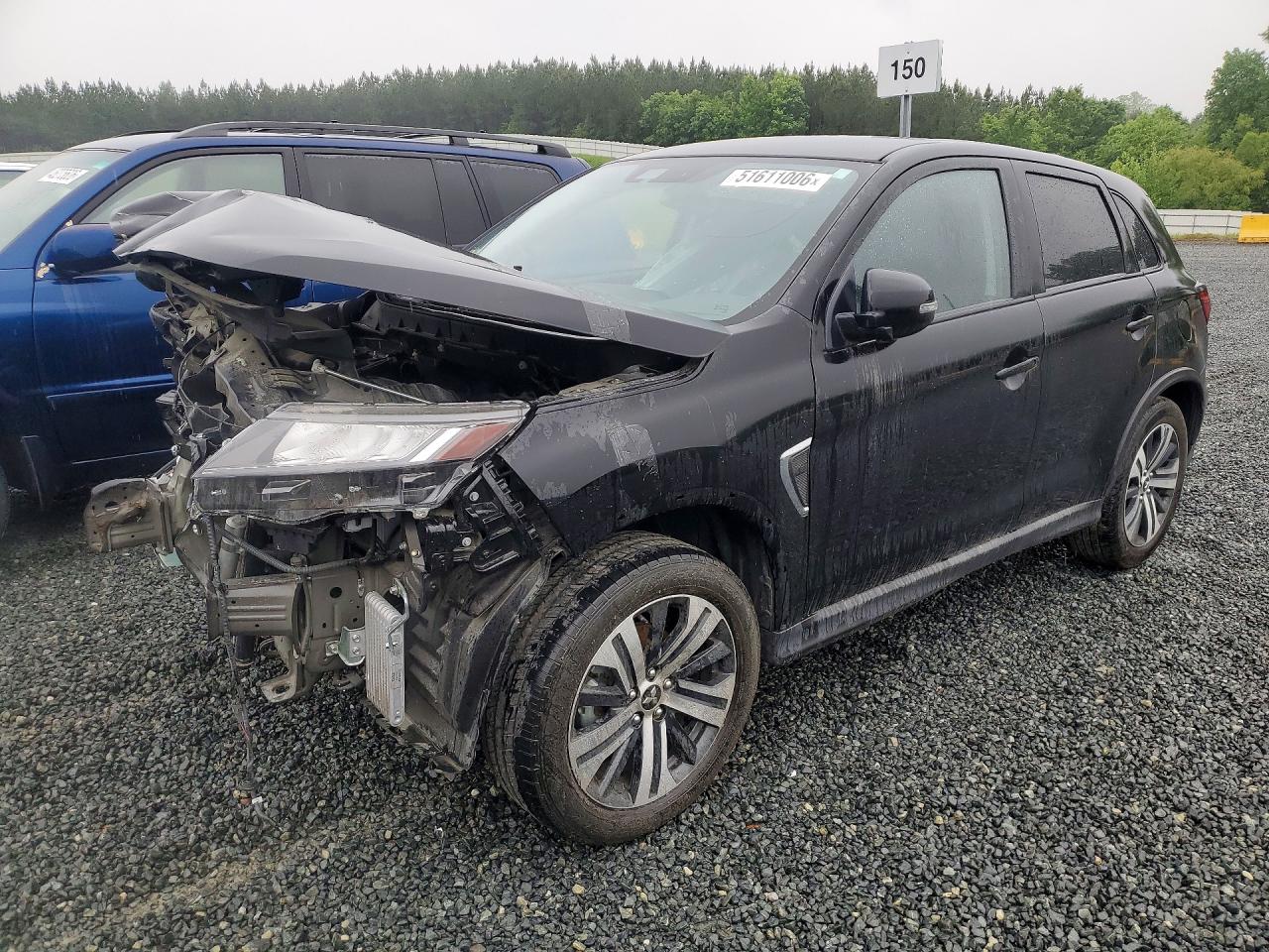 Salvage Mitsubishi Outlander Image