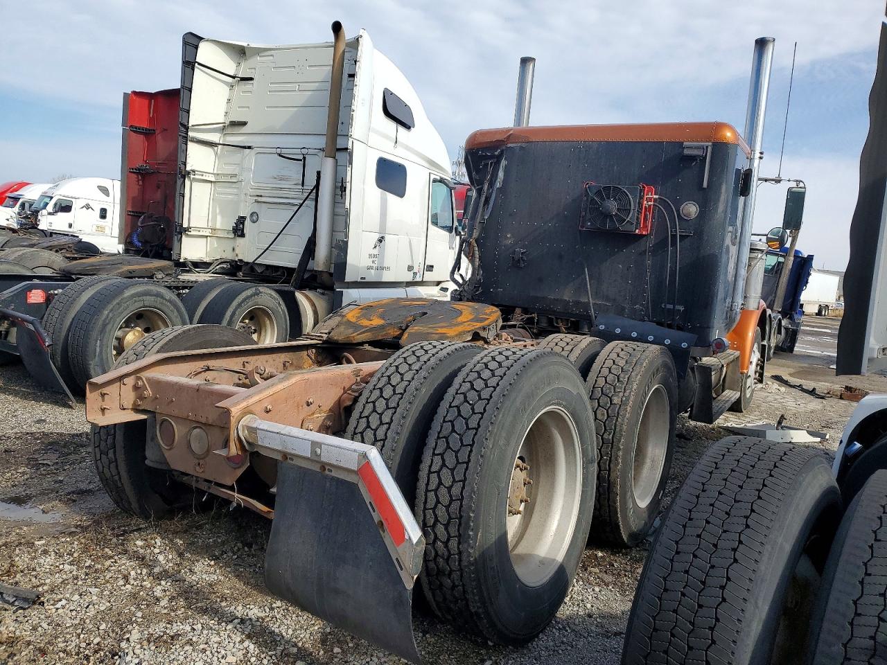 Freightliner Conventional Fld120