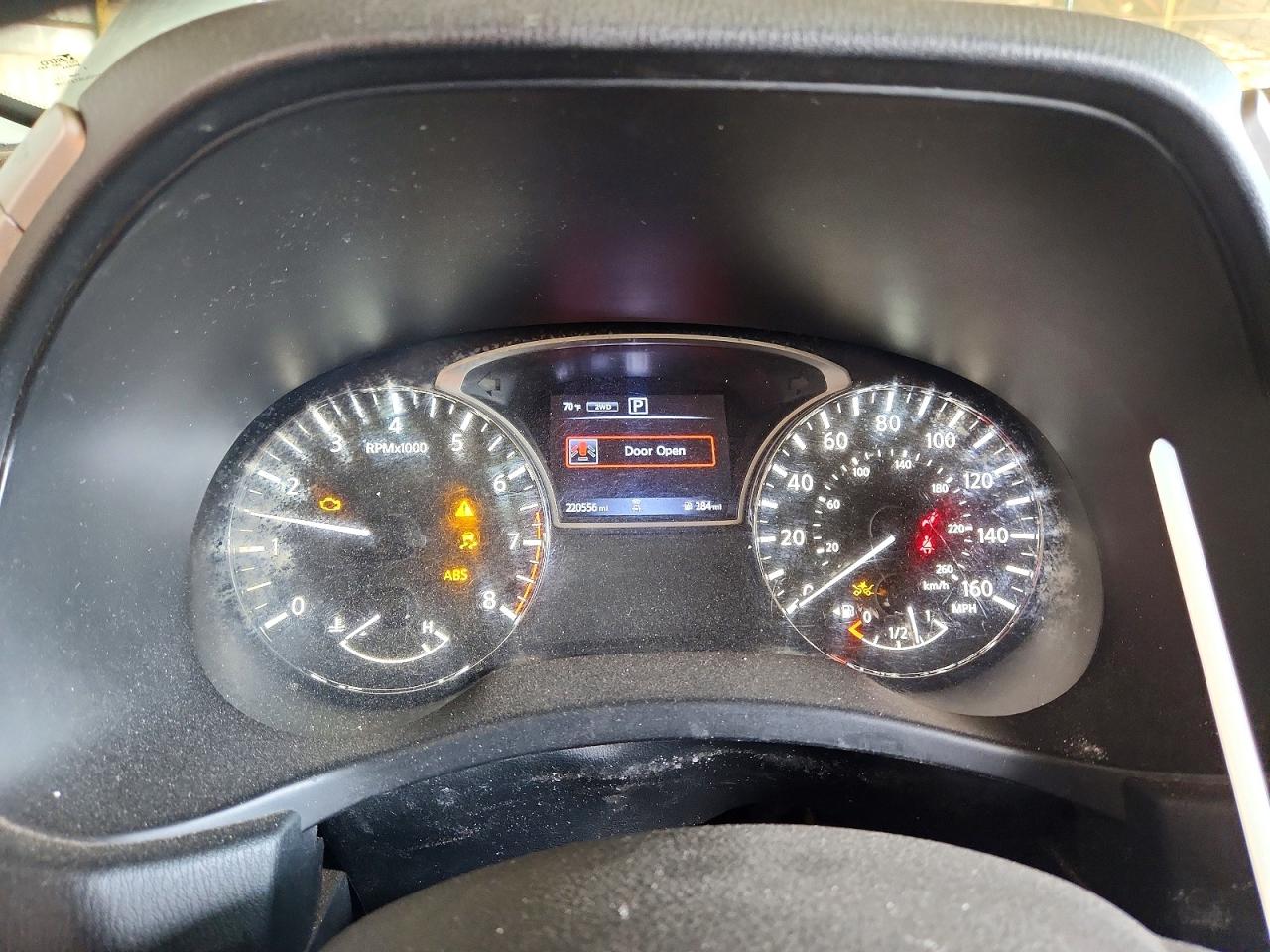 Nissan Pathfinder Sv