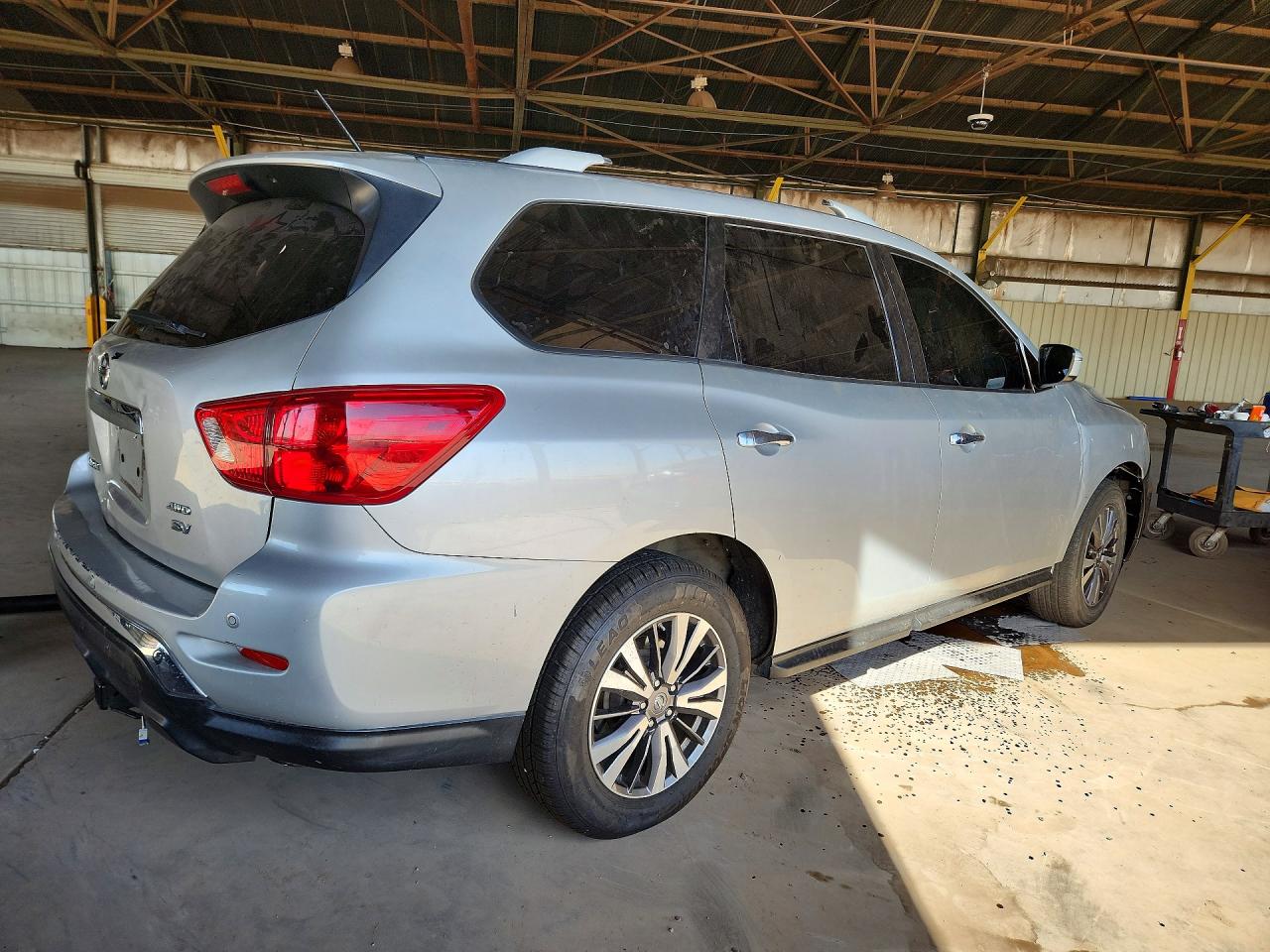 Nissan Pathfinder Sv