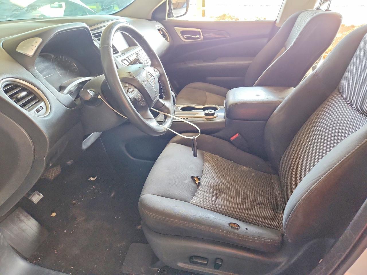 Nissan Pathfinder Sv