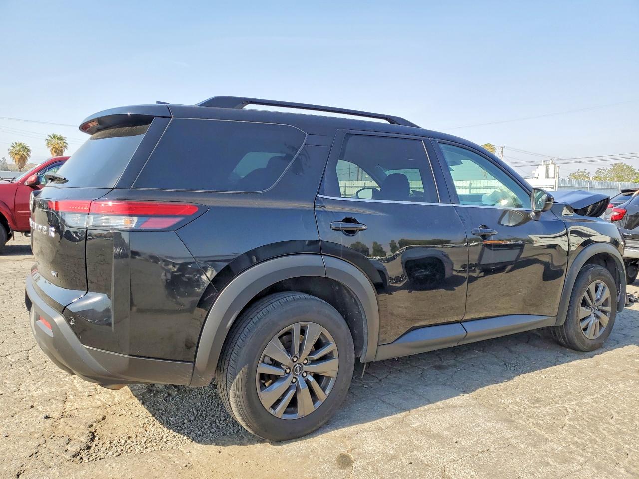 Nissan Pathfinder Sv
