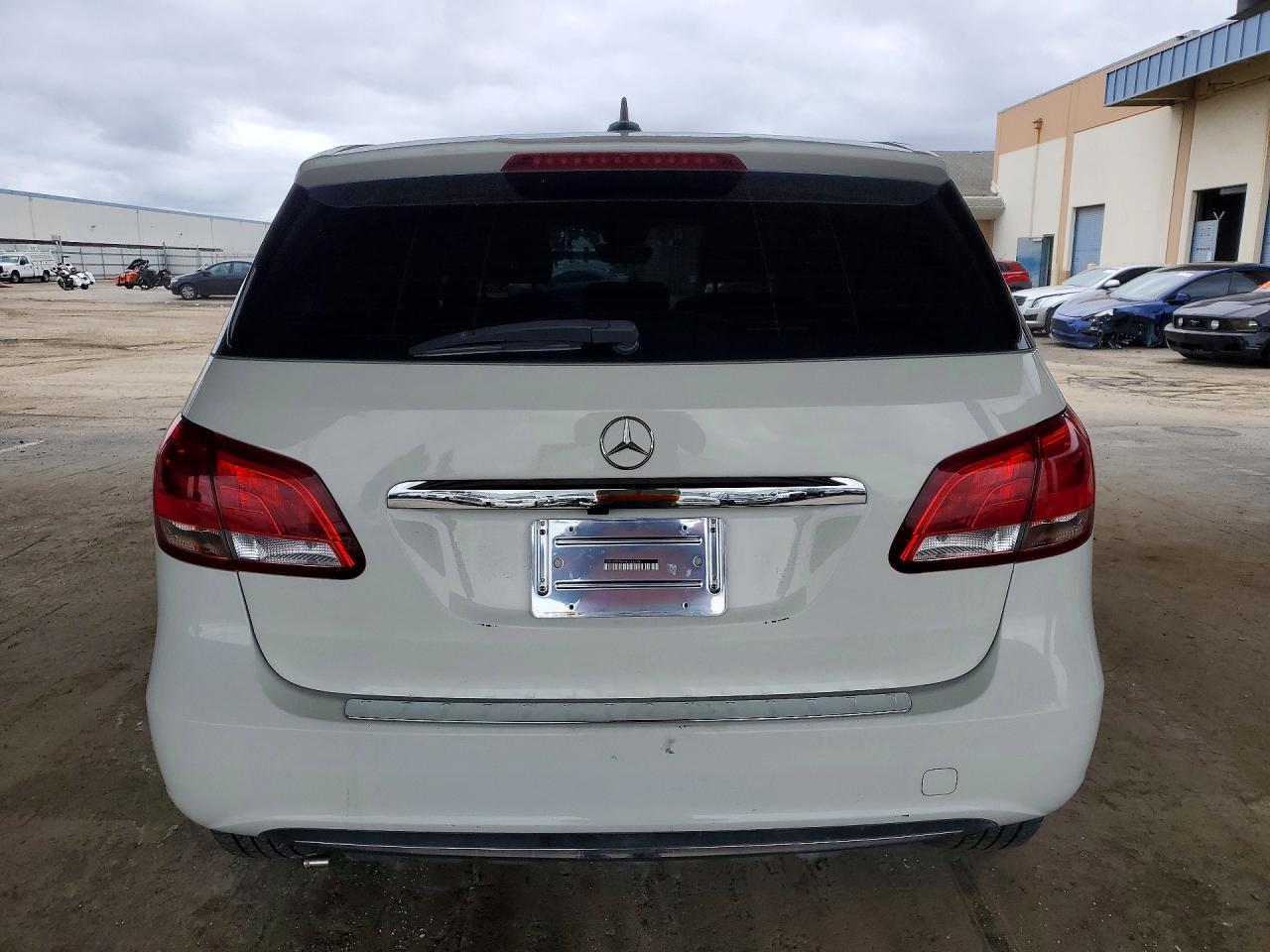 Mercedes-Benz B-Class 250e