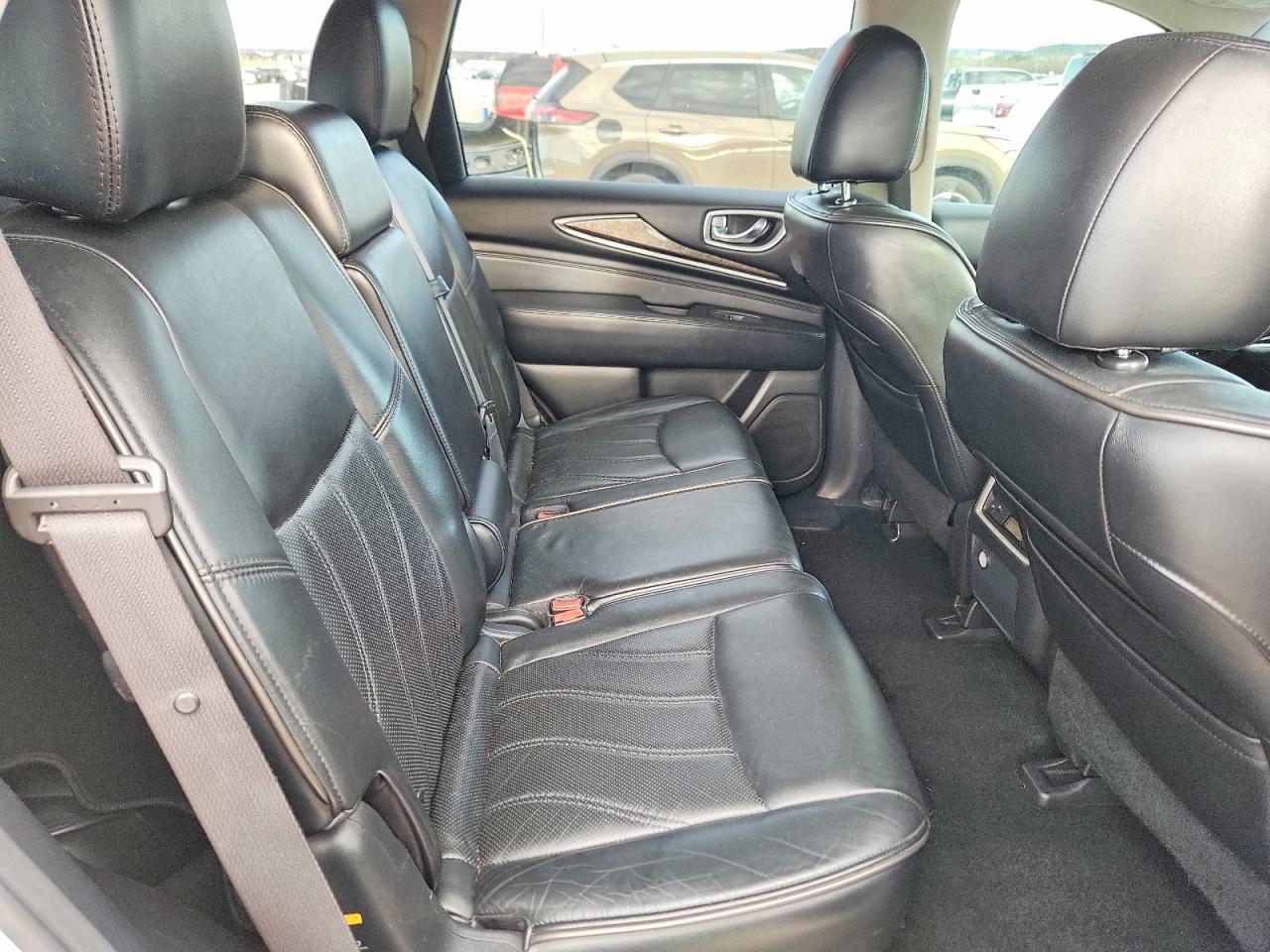 INFINITI JX35 Base
