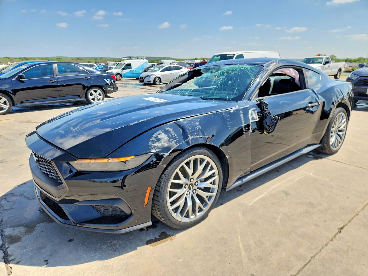 Salvage Ford Mustang Image