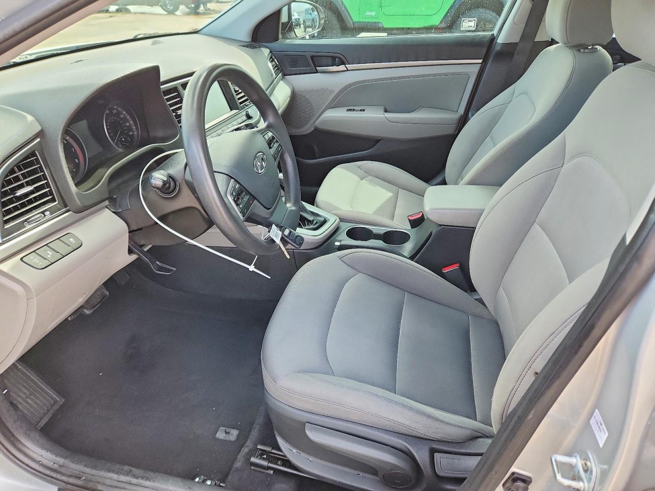 Hyundai ELANTRA Sel