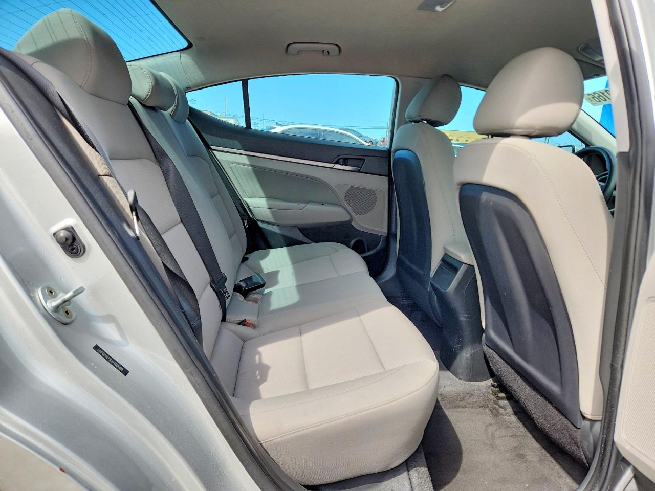 Hyundai ELANTRA Sel