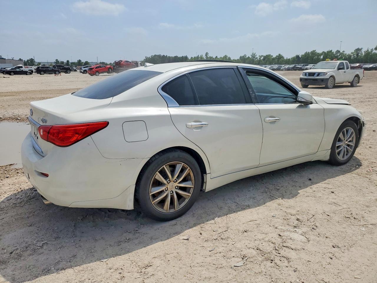 INFINITI Q50 3.0t P 3.0t Premium
