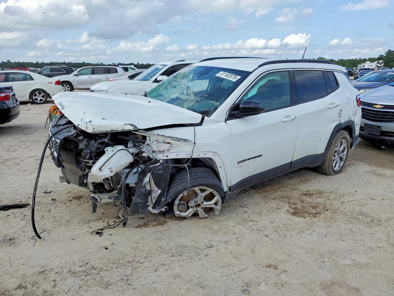 Salvage Jeep Compass Image