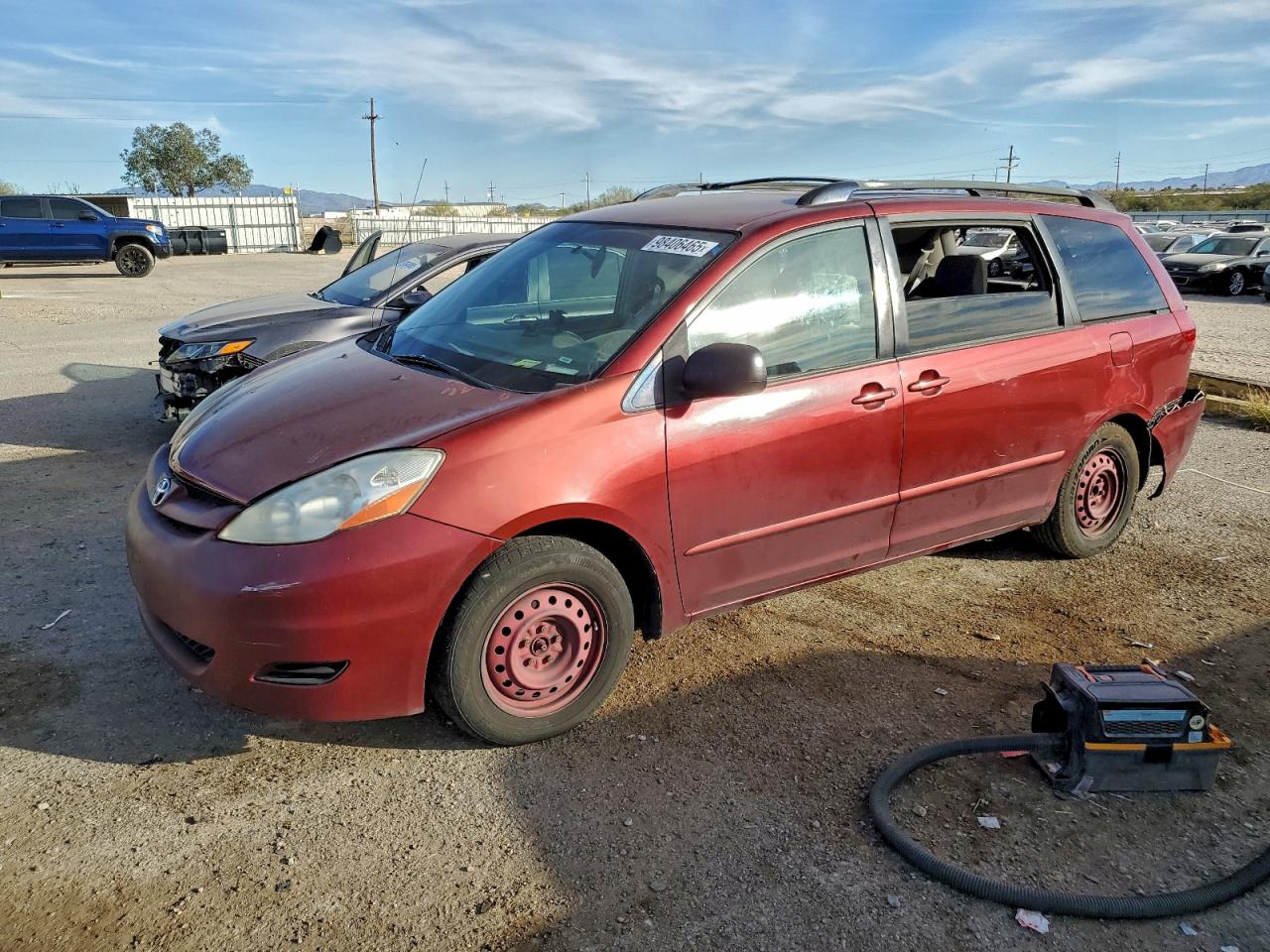 Salvage Toyota Sienna Image