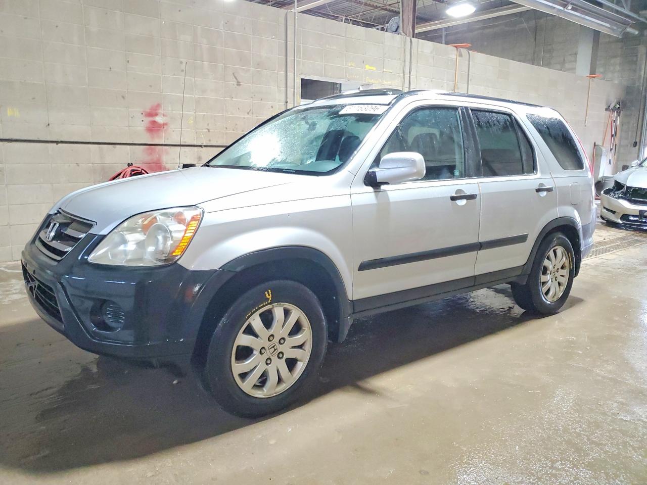 Salvage Honda Crv Image