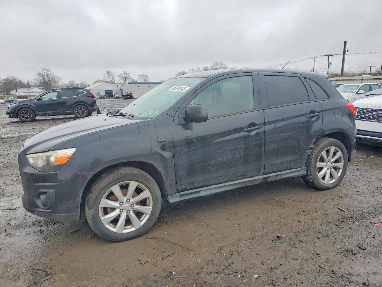 Salvage Mitsubishi Outlander Image