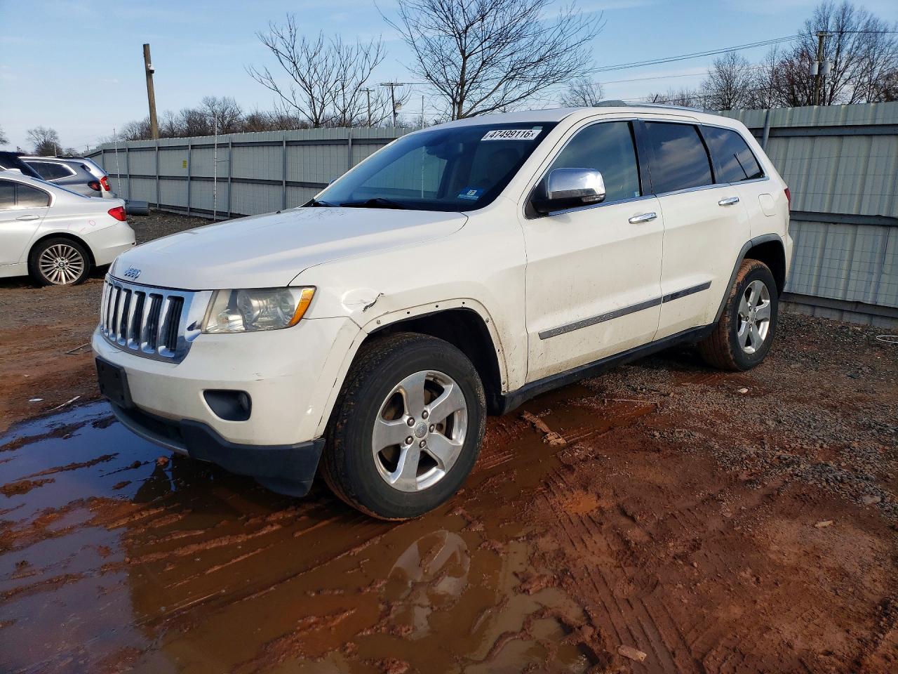 Salvage Jeep Cherokee Image