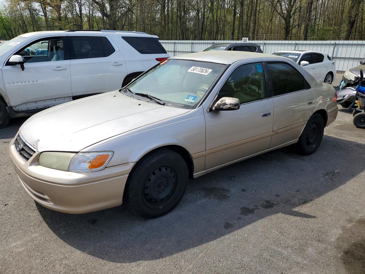 Salvage Toyota Camry Image