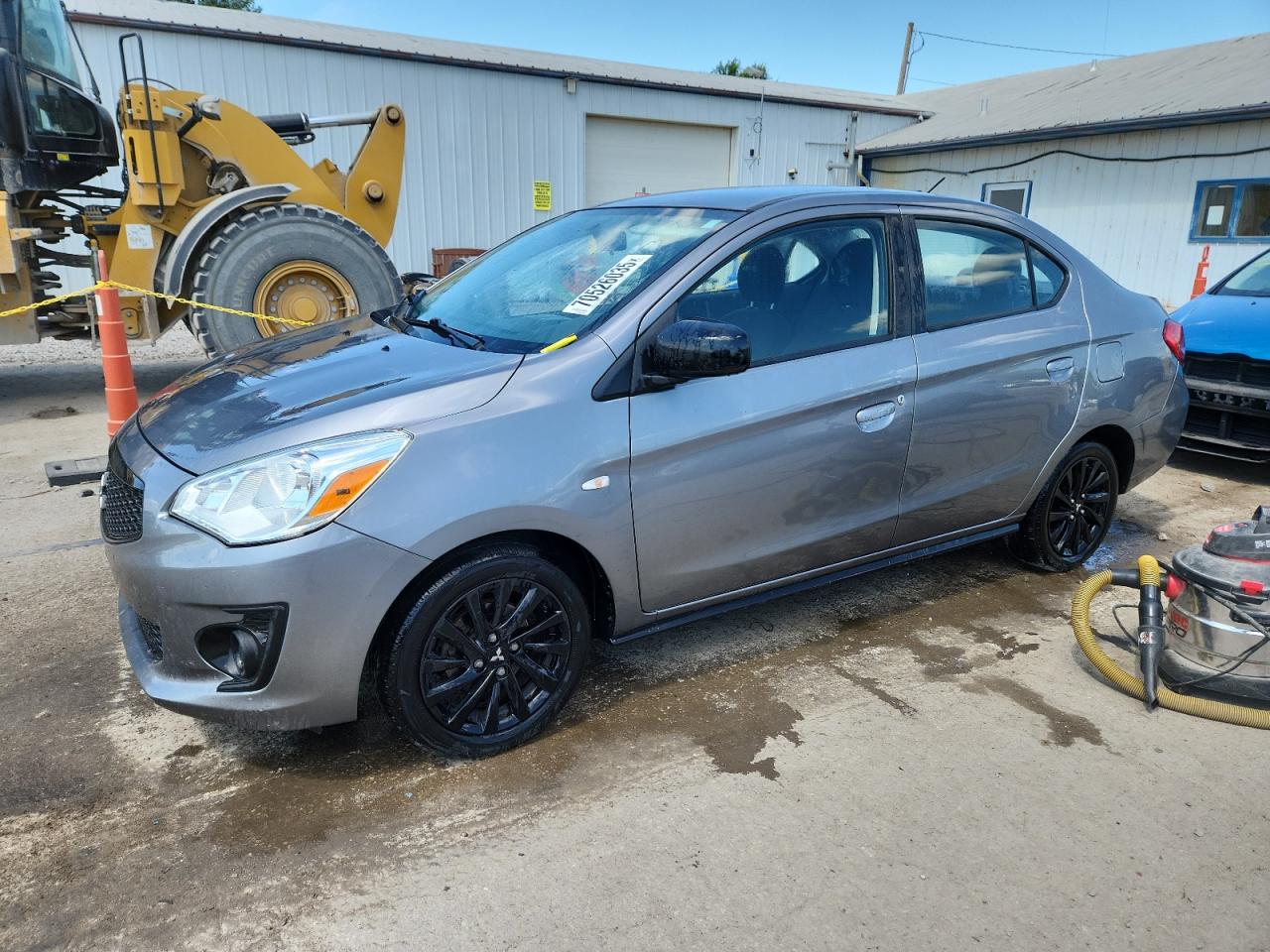 Salvage Mitsubishi Mirage Image