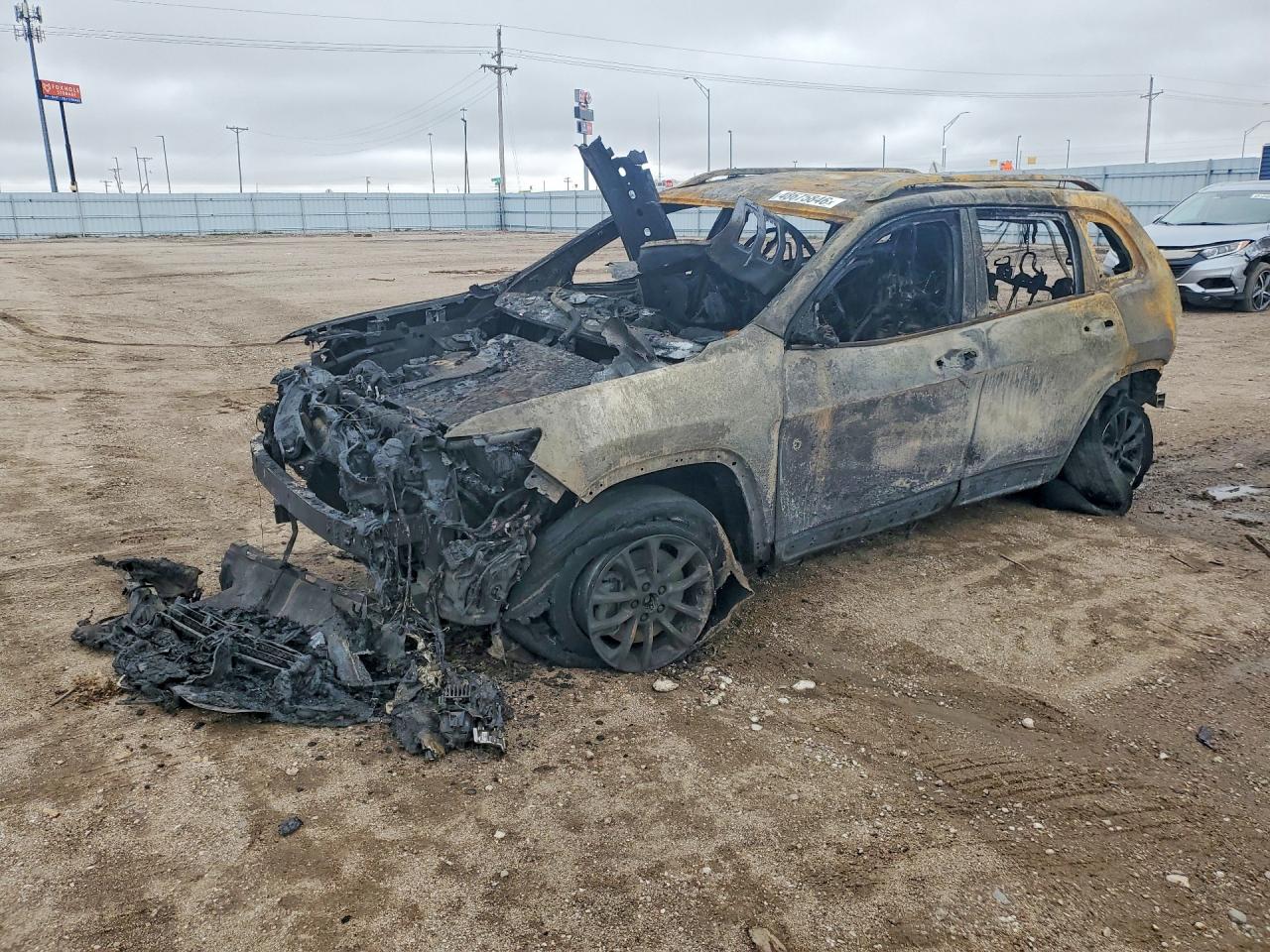 Salvage Jeep Cherokee Image