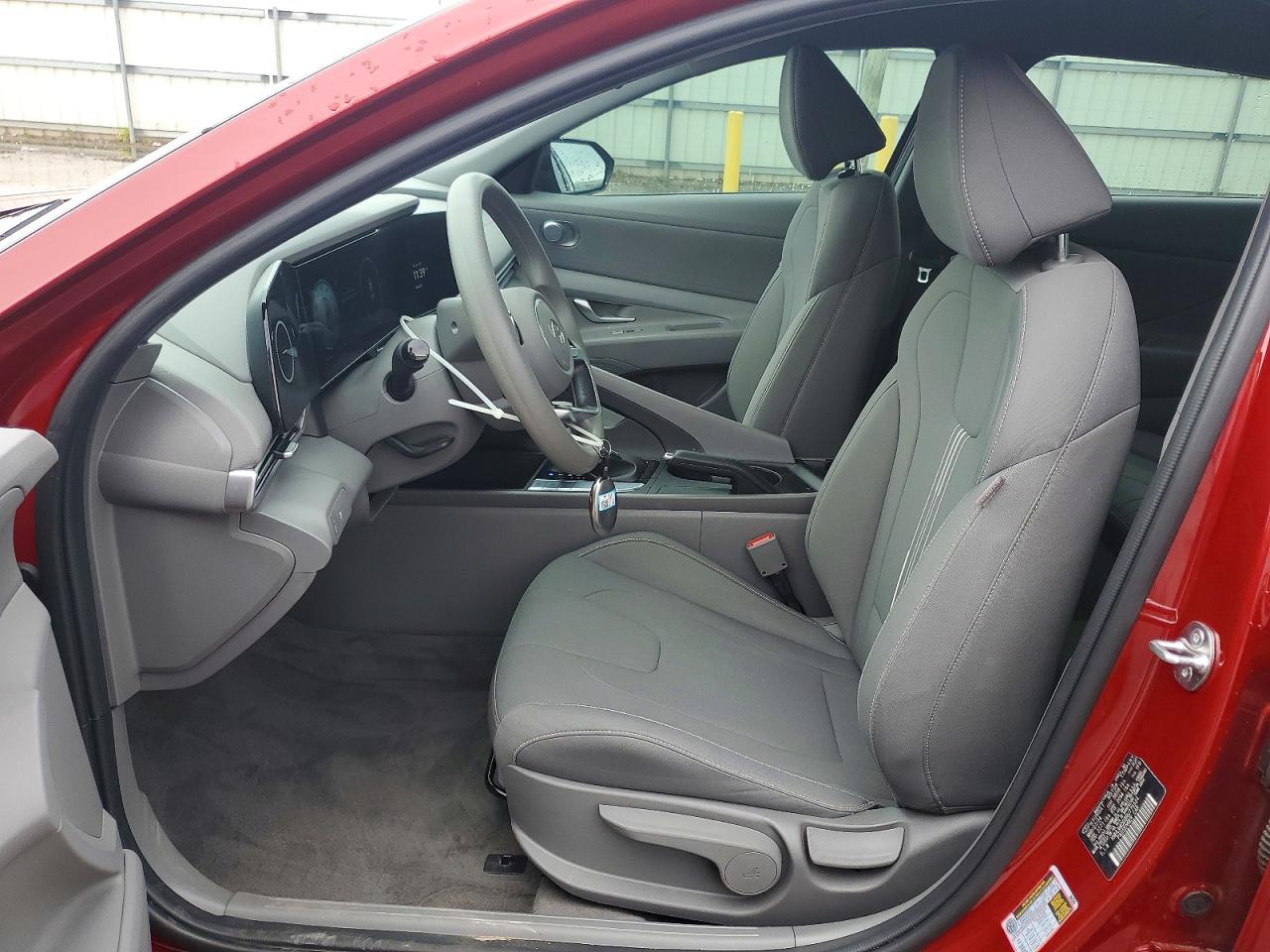 Hyundai ELANTRA Sel