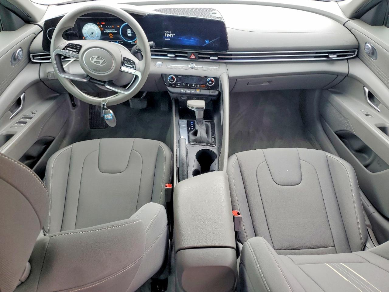 Hyundai ELANTRA Sel