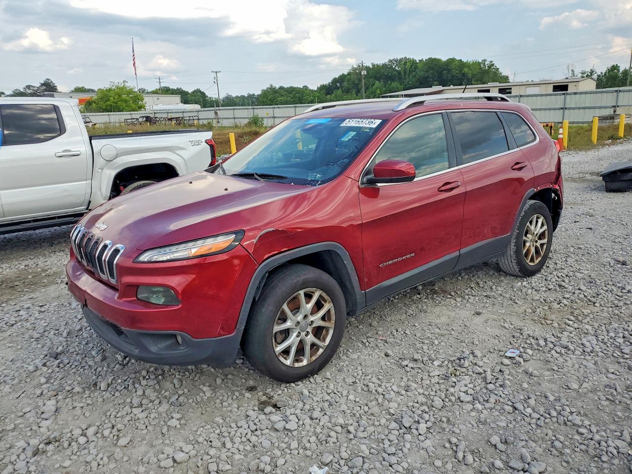 Salvage Jeep Cherokee Image