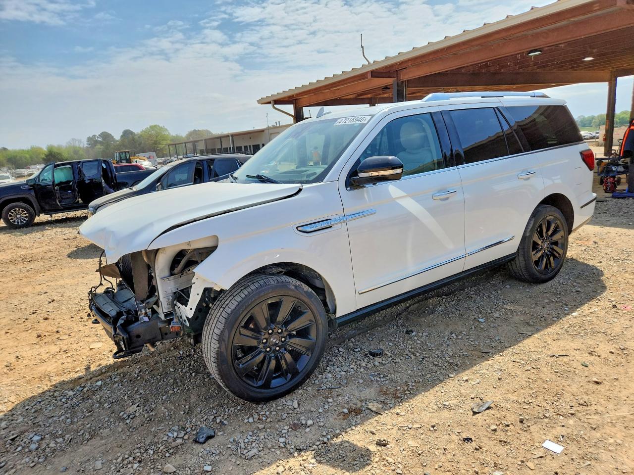 Salvage Lincoln Navigator Image