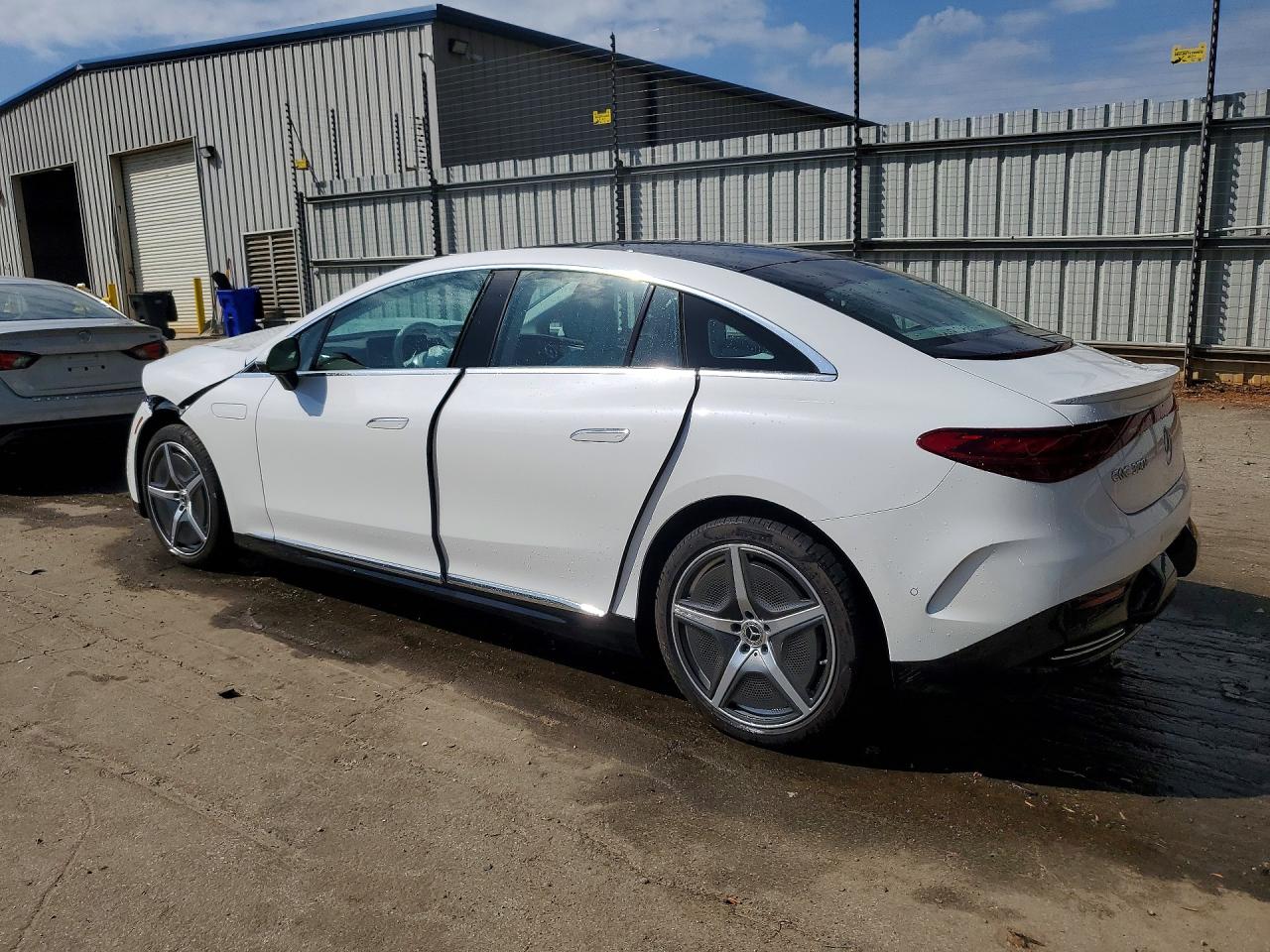 Mercedes-Benz EQE 350+