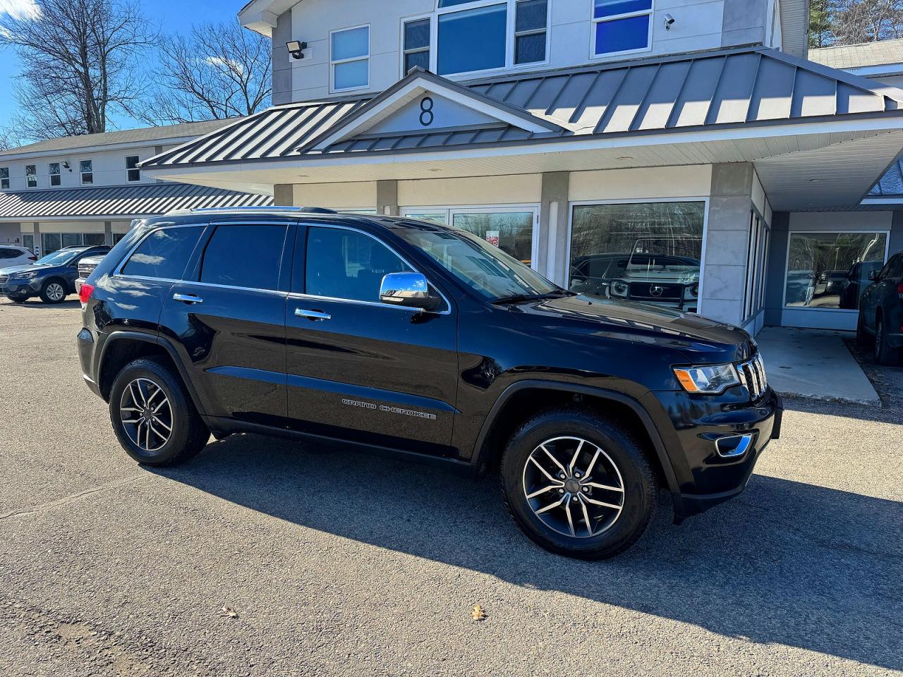 Salvage Jeep Cherokee Image
