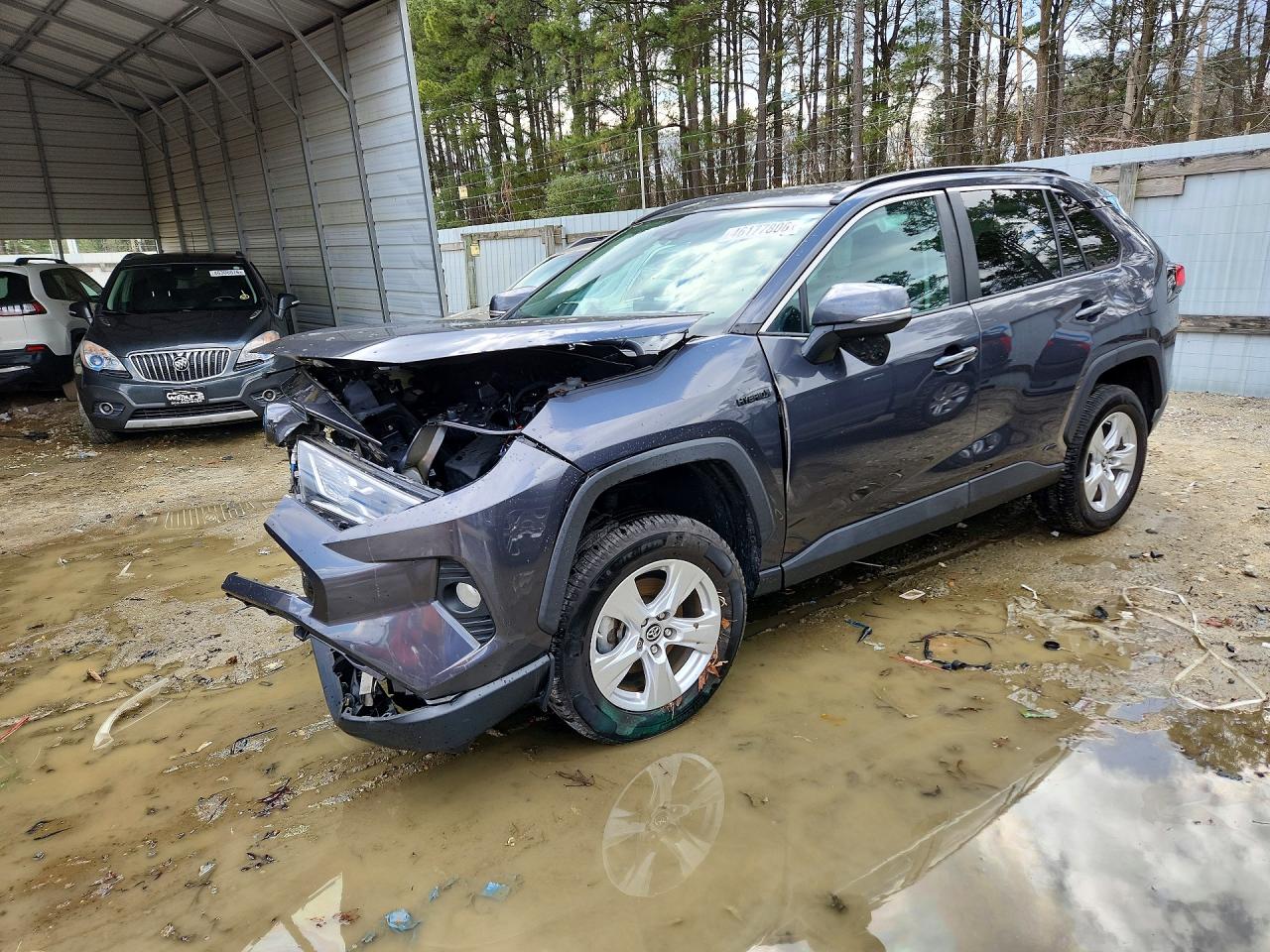 Salvage Toyota RAV4 Image