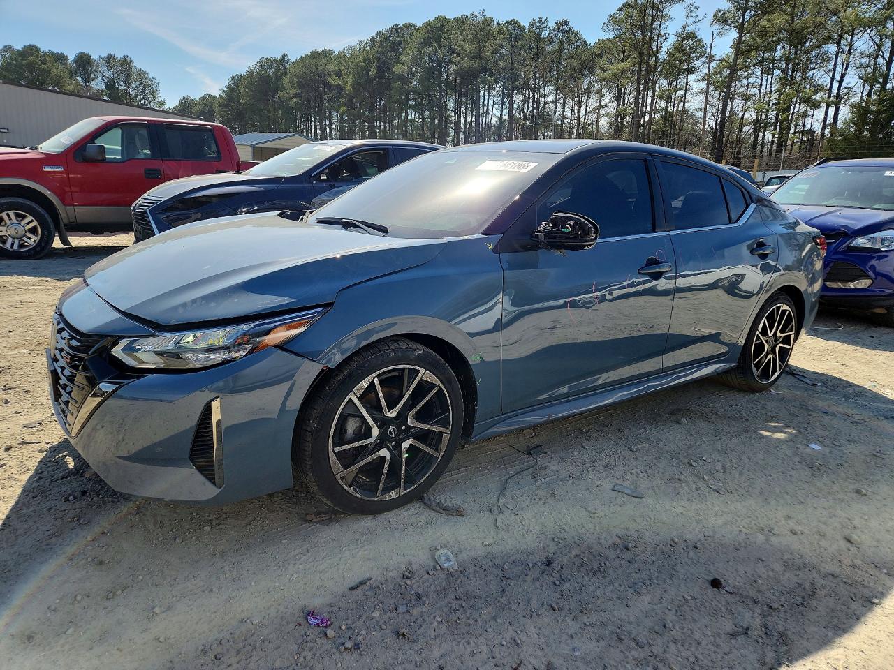 Salvage Nissan Sentra Image