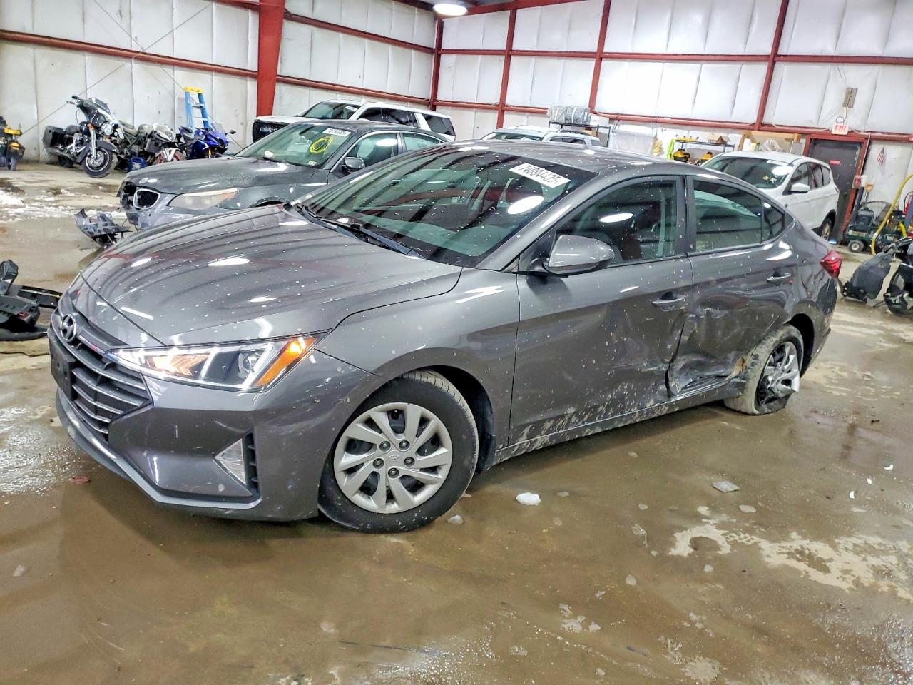 Salvage Hyundai ELANTRA Image